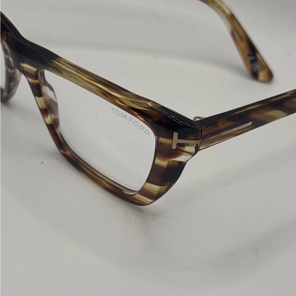 Tom Ford Tortoise Shell Cat-Eye Glasses - Picture 4 of 9